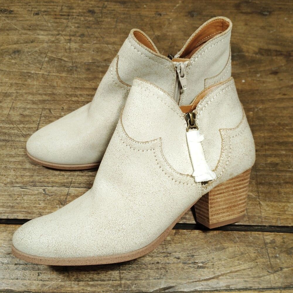 Zodiac Women's Sz 9.5 Bootie Ankle Boot Cream Side Zip Western Rodeo Never Worn